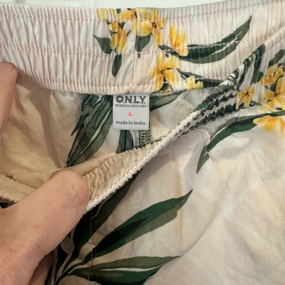 Old navy cotton Leaf Patterned Blouse, shorts, bralette - Picture 7 of 9
